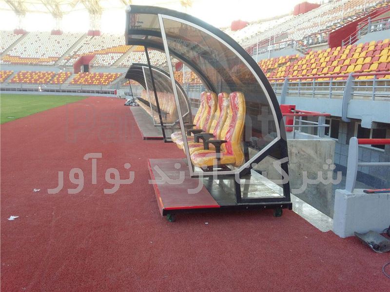 طراحی، تولید و نصب نیمکت ذخیره بازیکنان فوتبال استادیوم فولاد خوزستان توسط شرکت آژندنوآور
