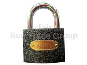Panditing iron padlock