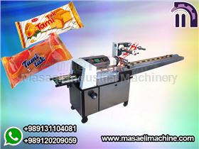Cake packing machine