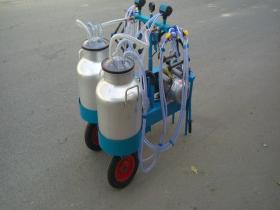 Belt type portable milking machine